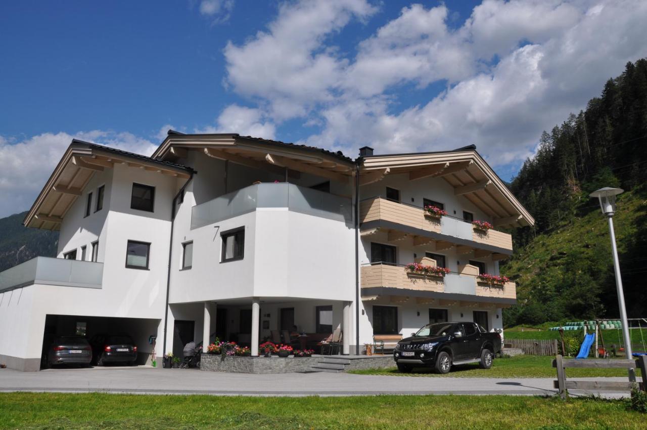 Gaestehaus Holaus Майрхофен Экстерьер фото